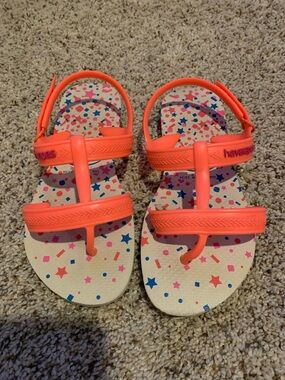 Havaianas Kids Coral Pink Star-Print T-Strap Sandals